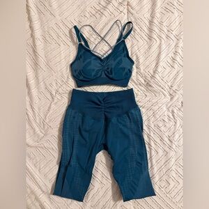 GYMSHARK Teal Sports Bra and Scrunch Bum Leggings Set